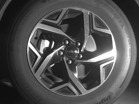 Used 2025 Kia Sportage LX image 12