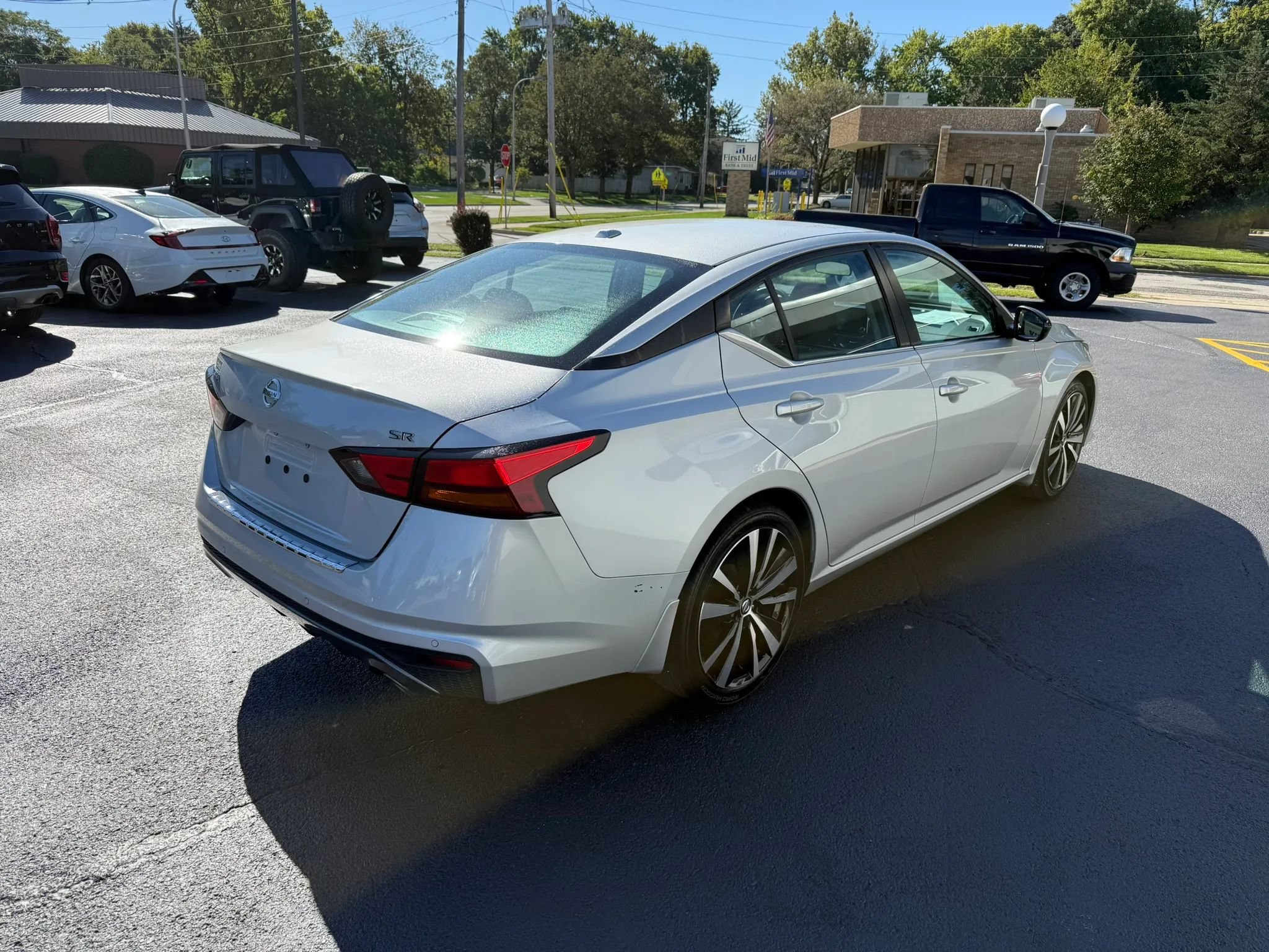 Used 2021 Nissan Altima 2.5 SR FWD image 5