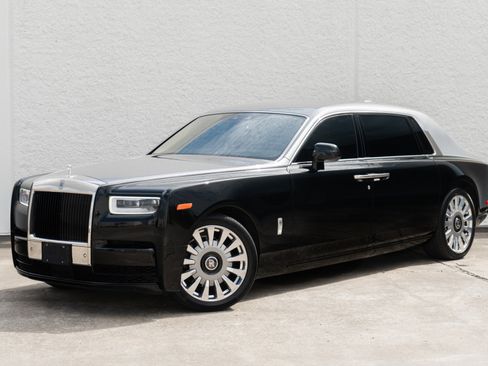 Used 2022 Rolls-Royce Phantom Extended Wheelbase image 1