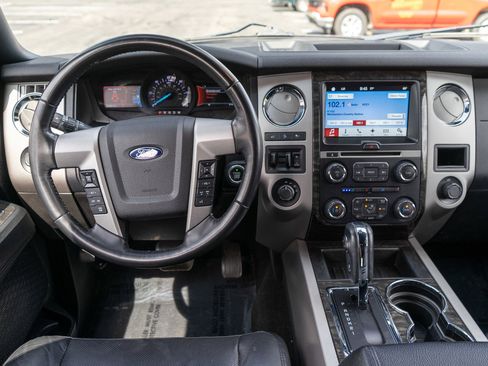Used 2016 Ford Expedition Limited w/ Equipment Group 301A AWD/4WD image 13