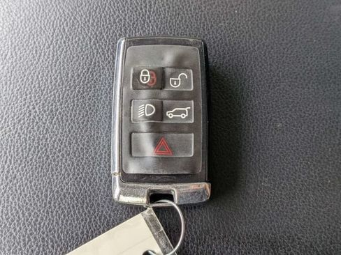 Used 2021 Land Rover Defender 110 SE AWD/4WD image 32