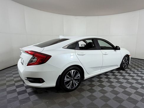 Used 2018 Honda Civic EX-L image 4