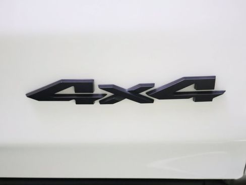 Used 2024 RAM 1500 Laramie AWD/4WD image 10