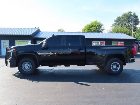 Used 2024 Chevrolet Silverado 3500 LT w/ Convenience Package AWD/4WD image 2