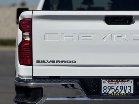 Used 2024 Chevrolet Silverado 2500 LT image 6