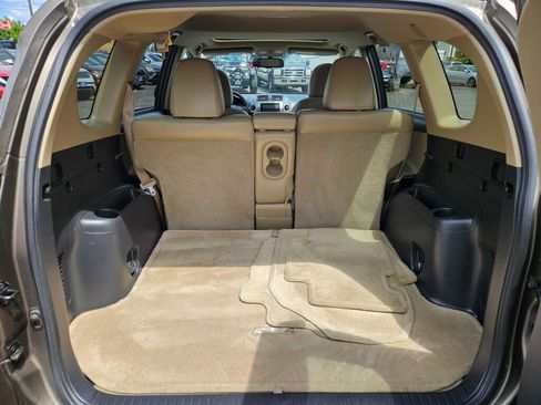 Used 2011 Toyota RAV4 Limited w/ Limited Extra Value Pkg AWD/4WD image 9