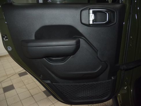 Used 2024 Jeep Wrangler Unlimited Sport AWD/4WD image 44