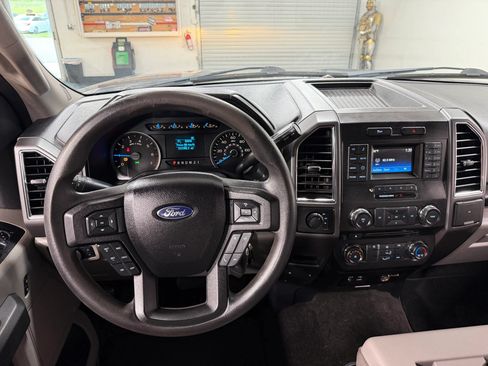 Used 2015 Ford F150 XLT AWD/4WD image 22