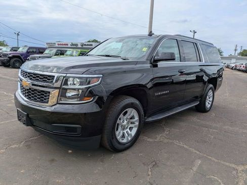 Used 2019 Chevrolet Suburban LT RWD image 8