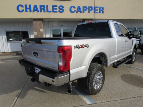 Used 2017 Ford F250 XLT w/ XLT Premium Package image 5