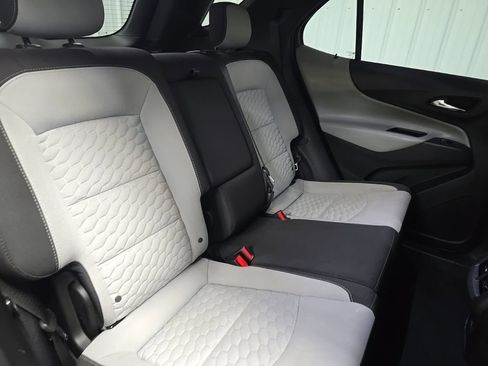 Used 2018 Chevrolet Equinox LT image 16