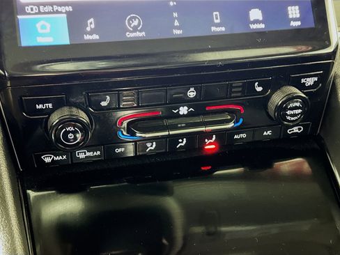 Used 2023 Jeep Grand Cherokee L Limited image 19