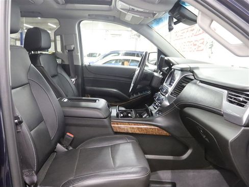 Used 2017 Chevrolet Tahoe Premier AWD/4WD image 29
