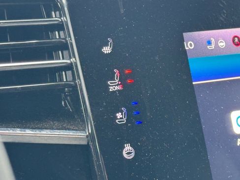 Used 2022 Jeep Wagoneer Series III w/ Rear Seat Video Group 1 image 26