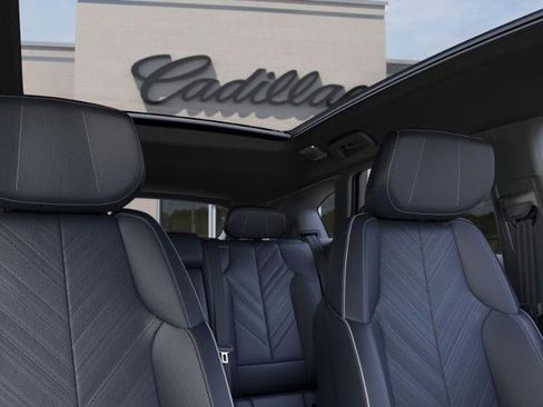 New 2026 Cadillac Optiq Luxury 2 image 24