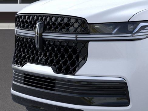 New 2025 Lincoln Navigator Reserve w/ Jet Appearance Package image 17