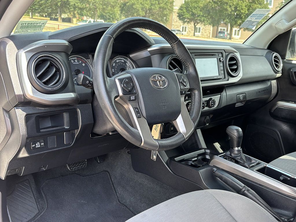 Used 2017 Toyota Tacoma SR5 w/ Tow Package RWD image 11