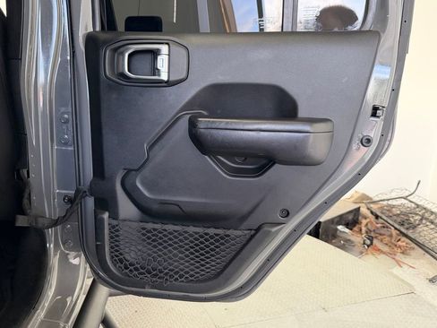 Used 2021 Jeep Wrangler Unlimited Sport AWD/4WD image 37