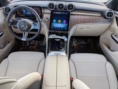 Certified 2025 Mercedes-Benz GLC 300 image 17