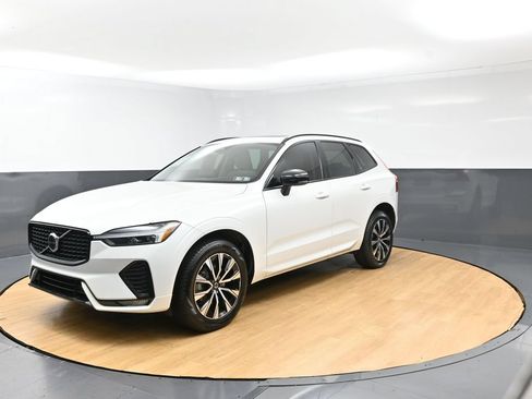 Used 2024 Volvo XC60 B5 Core w/ Protection Package Premier AWD/4WD image 41