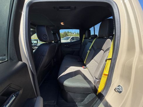 Used 2023 Chevrolet Colorado ZR2 w/ ZR2 Convenience Package III AWD/4WD image 2