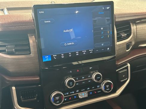 Used 2024 Ford Expedition Max Limited AWD/4WD image 19