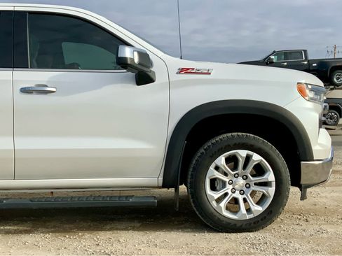 Used 2022 Chevrolet Silverado 1500 LTZ w/ LTZ Convenience Package II image 10