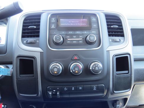 Used 2018 RAM 2500 Tradesman w/ Chrome Appearance Group AWD/4WD image 17