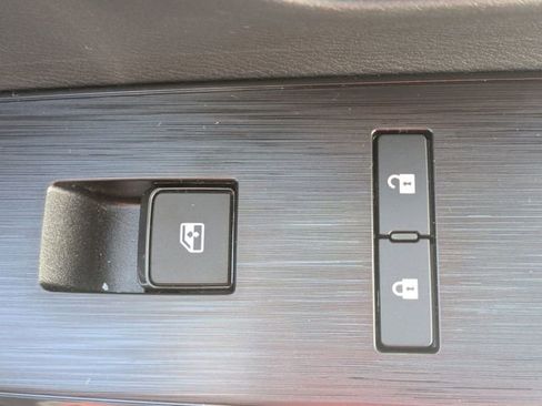 New 2026 Nissan Kicks SV w/ SV Premium Package FWD image 33