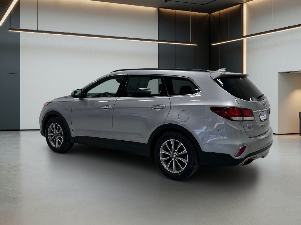 Used 2017 Hyundai Santa Fe SE w/ Cargo Package FWD image 3