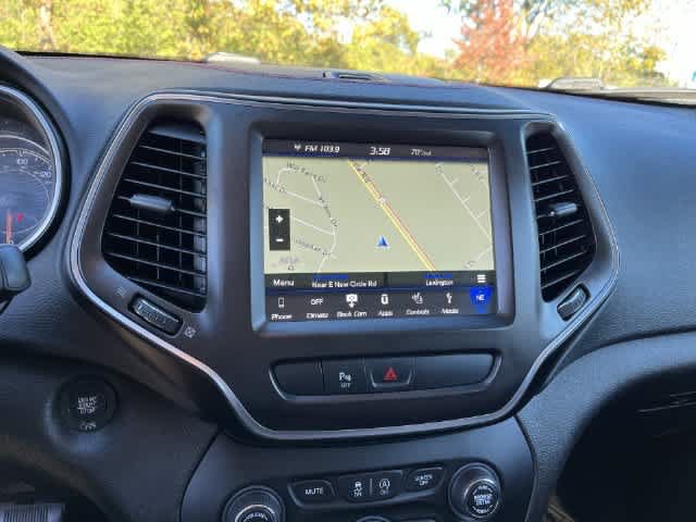Used 2019 Jeep Cherokee Trailhawk w/ Comfort/Convenience Group AWD/4WD image 25