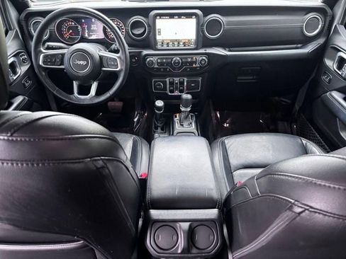 Used 2018 Jeep Wrangler Unlimited Sahara AWD/4WD image 28