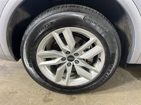 Certified 2023 Audi Q5 2.0T Premium w/ Convenience Package AWD/4WD image 9