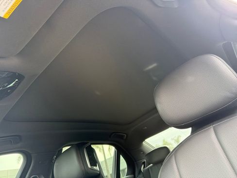 Used 2023 BMW 740i image 16