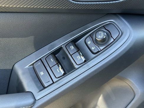 Used 2025 Subaru Crosstrek 2.0i Premium image 19