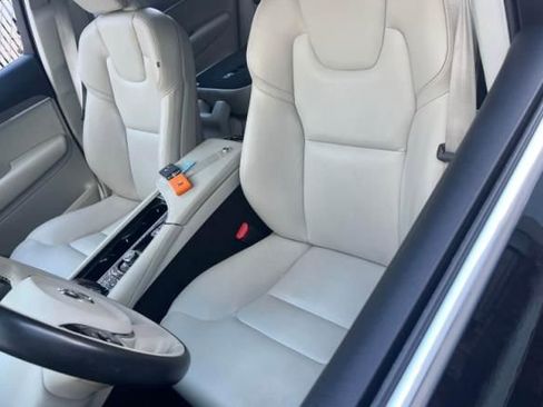 Used 2023 Volvo XC90 B6 Plus w/ Protection Package Premier image 2