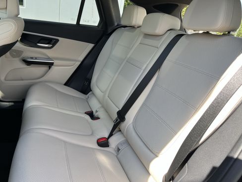 Certified 2025 Mercedes-Benz GLC 350e 4MATIC image 32