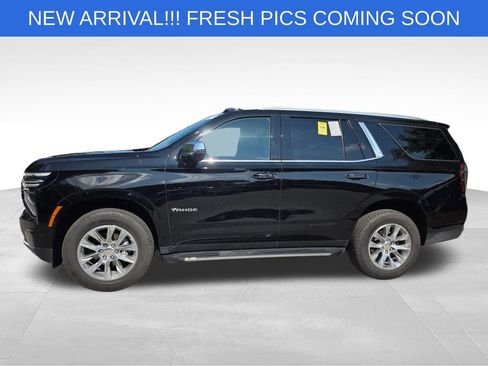 Used 2025 Chevrolet Tahoe Premier RWD image 3