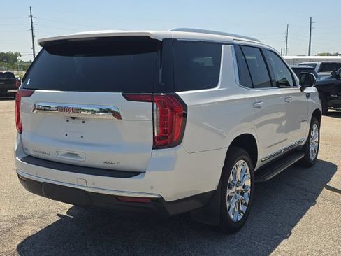 Used 2023 GMC Yukon SLT AWD/4WD image 5