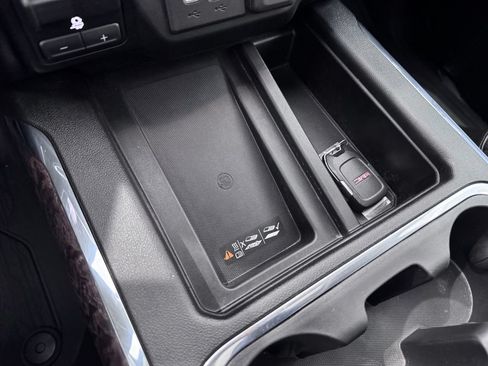 Used 2022 GMC Sierra 2500 Denali AWD/4WD image 26