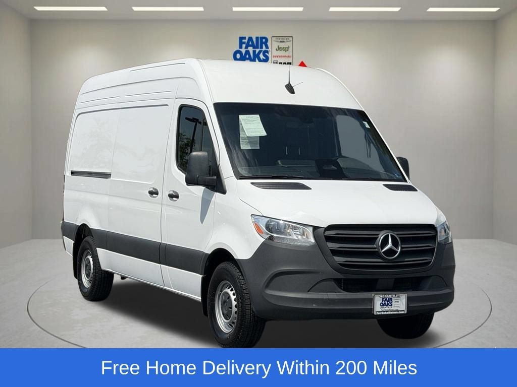 Used 2025 Mercedes-Benz Sprinter 2500 image 1