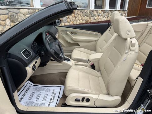 Used 2012 Volkswagen Eos Komfort FWD image 4