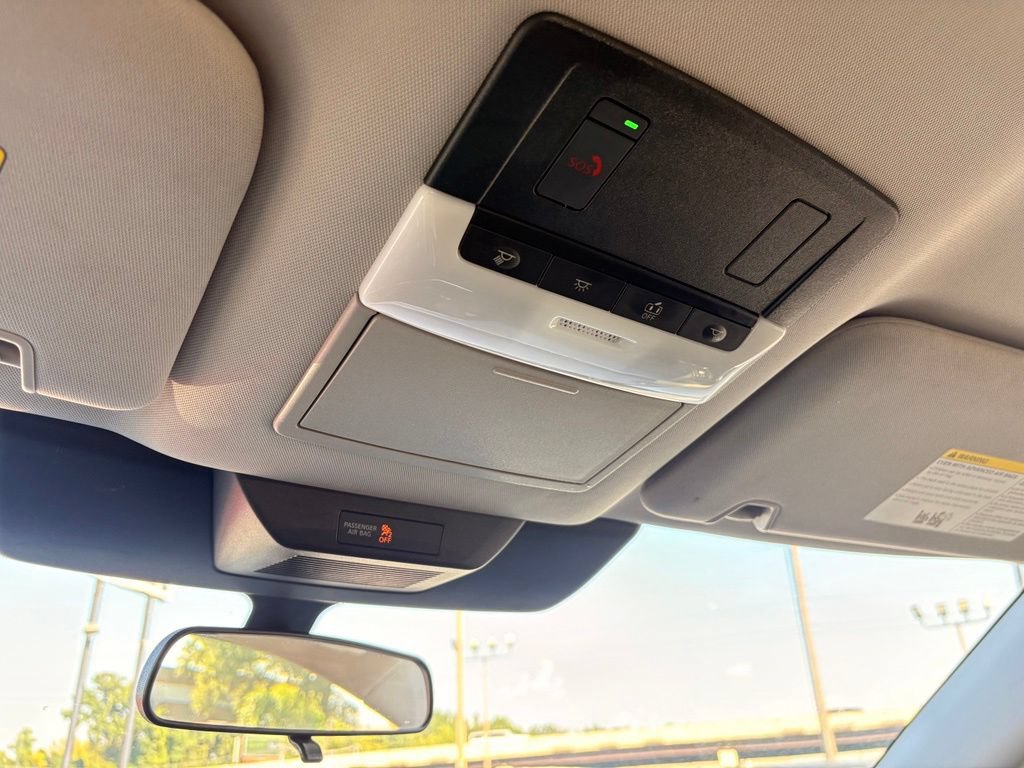 Used 2025 Nissan Pathfinder SV FWD image 22
