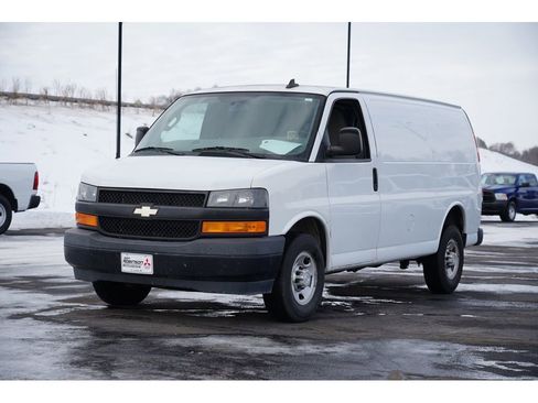 Used 2018 Chevrolet Express 2500 w/ Driver Convenience Package image 7