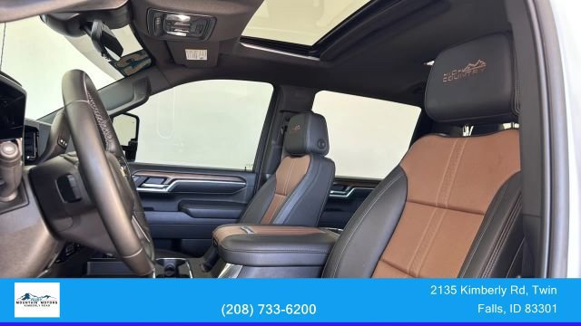 Used 2025 Chevrolet Silverado 3500 High Country w/ Technology Package AWD/4WD image 18