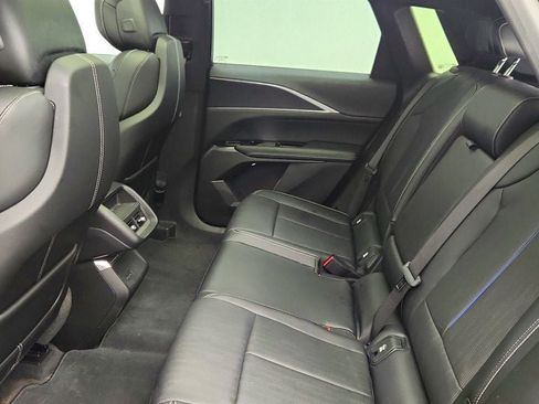 Used 2024 Cadillac Lyriq Luxury image 18