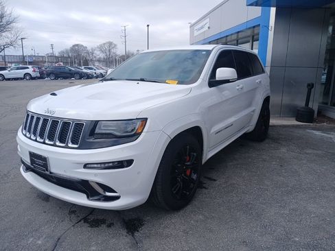 Used 2015 Jeep Grand Cherokee SRT w/ Luxury Group II image 5