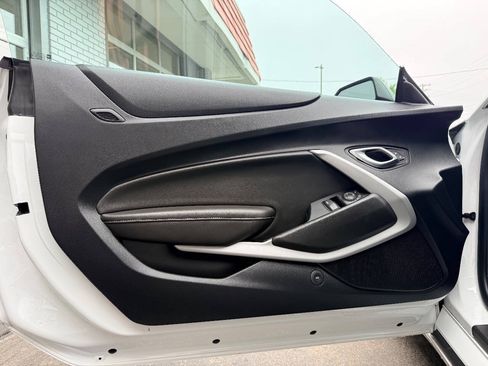 Used 2022 Chevrolet Camaro SS RWD image 15