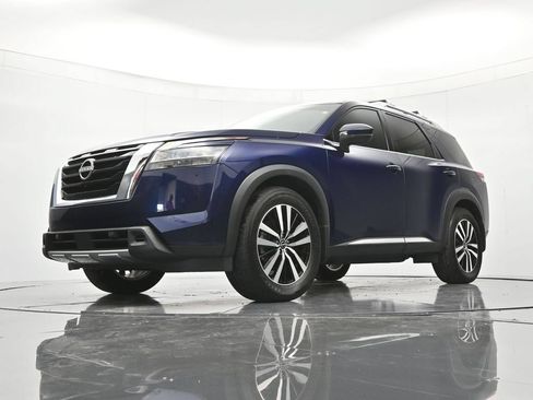 Certified 2024 Nissan Pathfinder Platinum AWD/4WD image 39