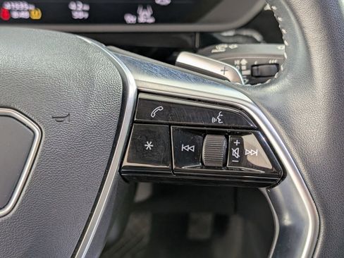 Used 2021 Audi e-tron Prestige w/ Prestige Package image 22